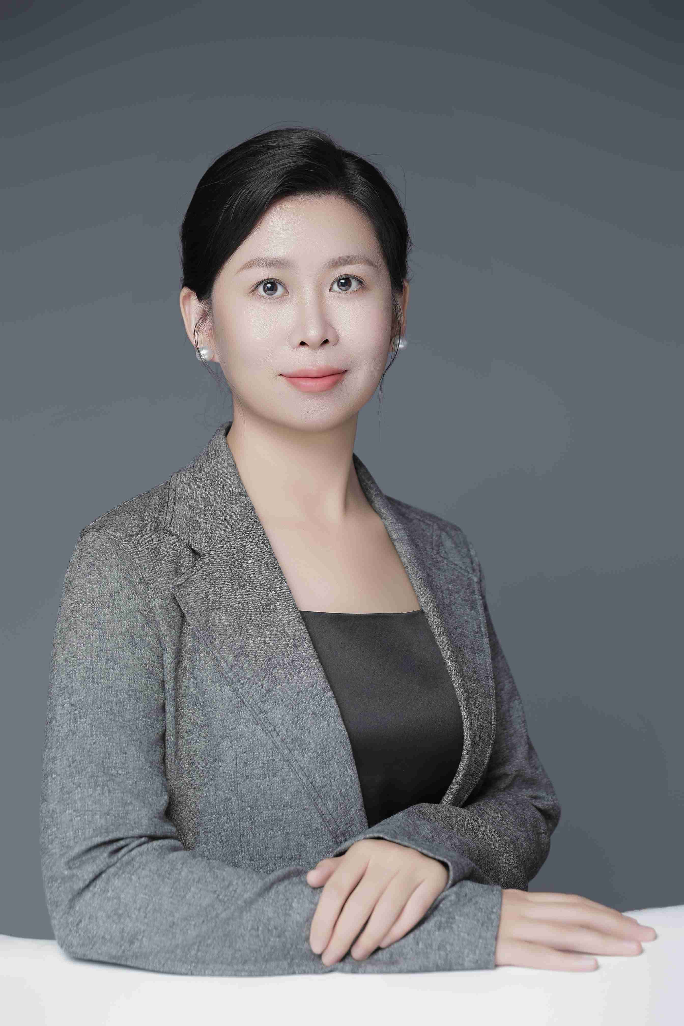 翁碧霞律师