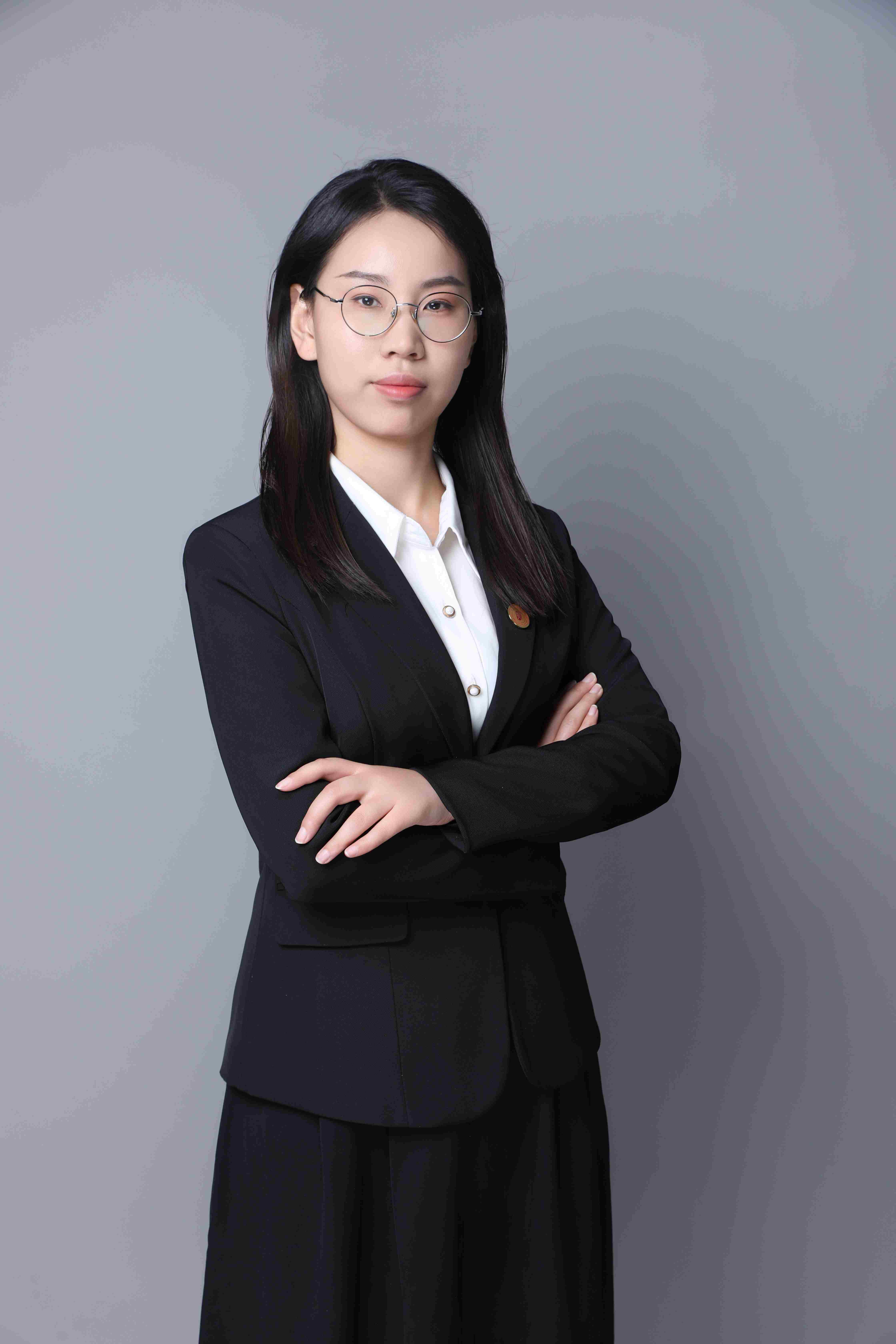 李垚垚律师